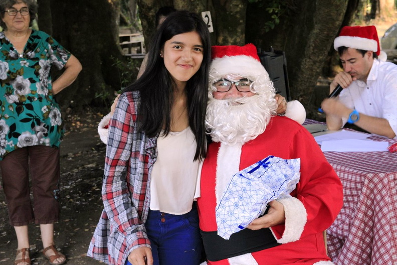 Entrega de regalos de navidad fue realizada en El Rosal y Las Trancas 22-12-2018 (88).jpg