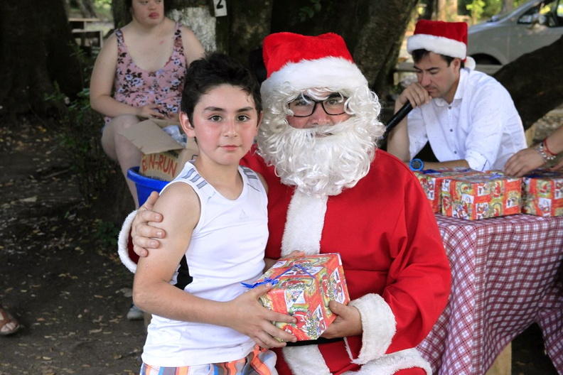 Entrega de regalos de navidad fue realizada en El Rosal y Las Trancas 22-12-2018 (94).jpg
