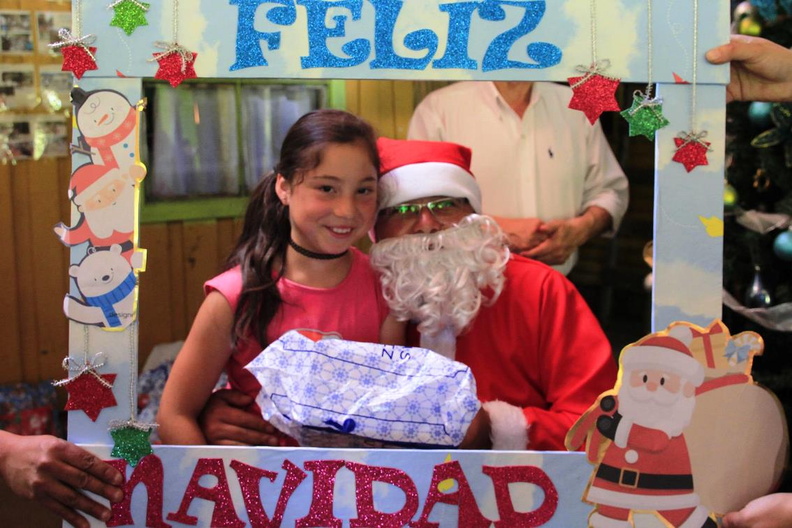 Entrega de regalos de navidad fue realizada en varios sectores de Pinto 22-12-2018 (200)