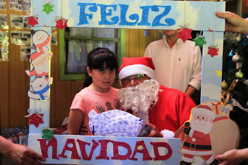 Entrega de regalos de navidad fue realizada en varios sectores de Pinto 22-12-2018 (171)