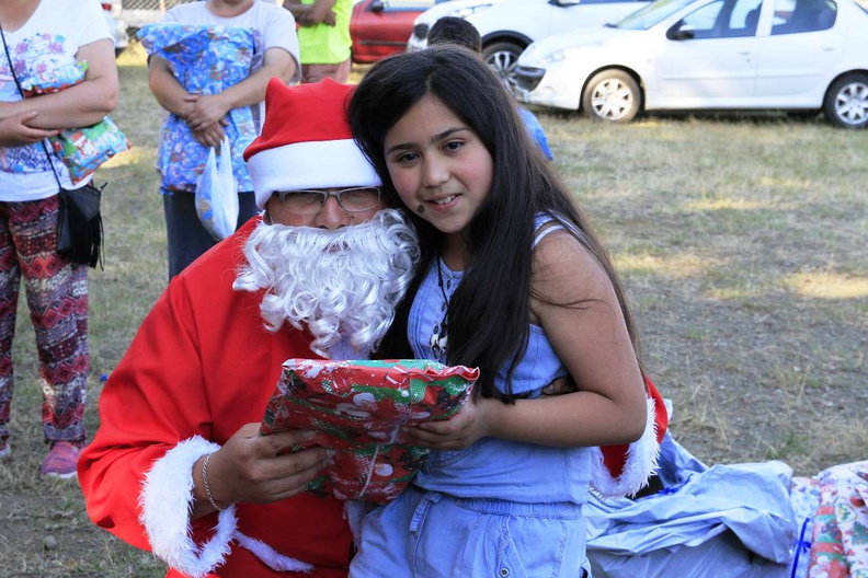 Entrega de regalos de navidad fue realizada en varios sectores de Pinto 22-12-2018 (181).jpg