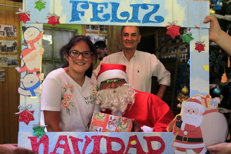 Entrega de regalos de navidad fue realizada en varios sectores de Pinto 22-12-2018 (191)