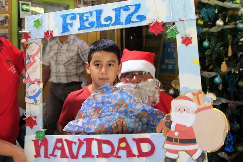 Entrega de regalos de navidad fue realizada en varios sectores de Pinto 22-12-2018 (150)
