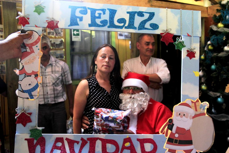 Entrega de regalos de navidad fue realizada en varios sectores de Pinto 22-12-2018 (49)