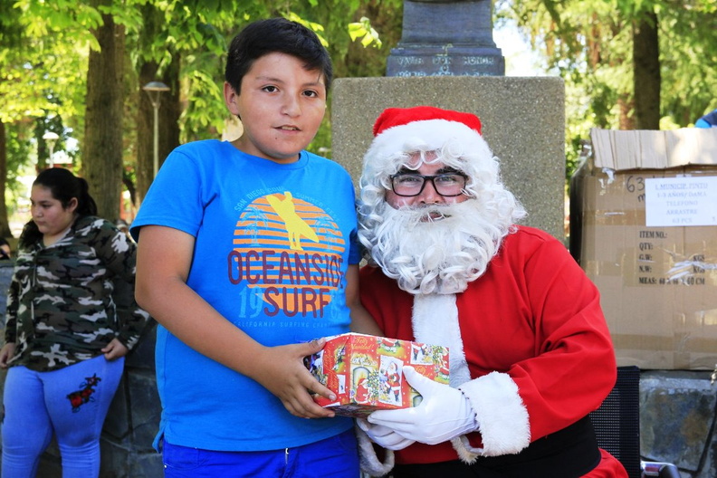 Última entrega de regalos del viejito pascuero en Pinto 24-12-2018 (115)
