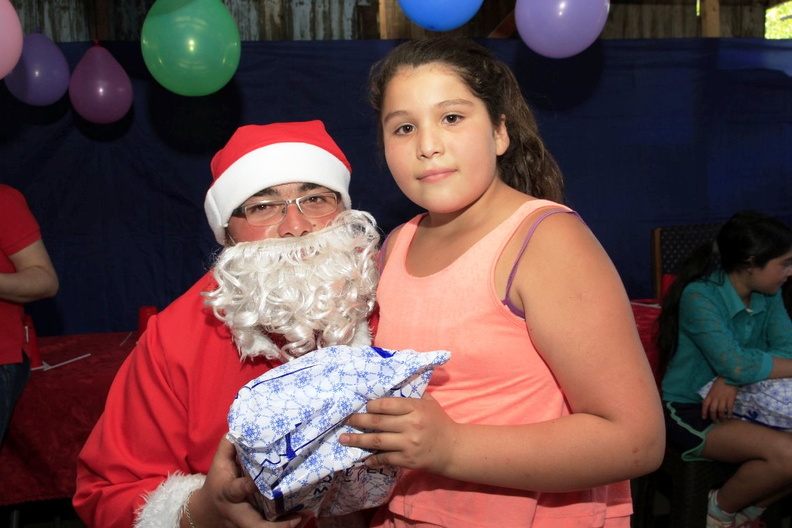 Última entrega de regalos del viejito pascuero en Pinto 24-12-2018 (102)