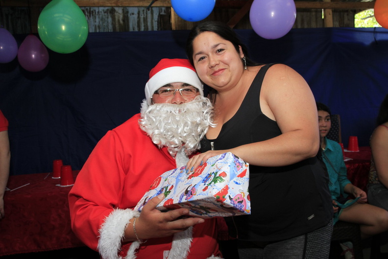 Última entrega de regalos del viejito pascuero en Pinto 24-12-2018 (28)