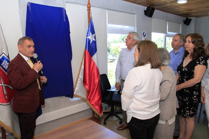 Placa oficializa la sala de reuniones de la Municipalidad como Sala de Reuniones Rodolfo Carrasco Jiménez 26-12-2018 (15)