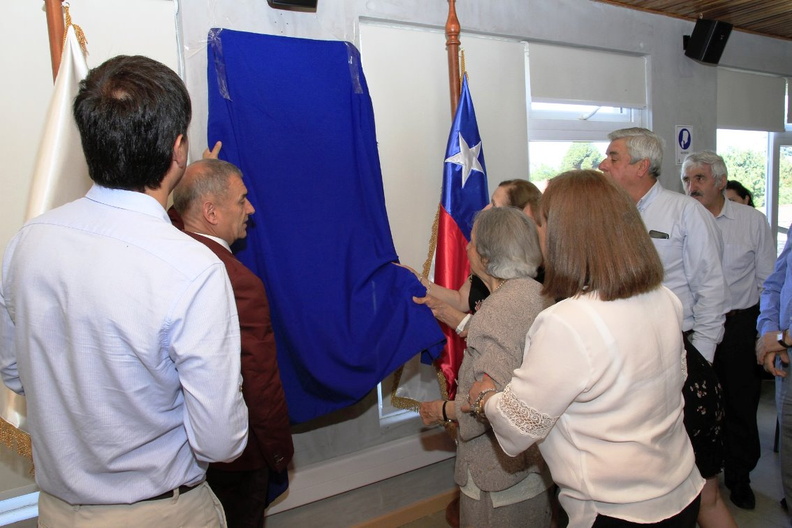Placa oficializa la sala de reuniones de la Municipalidad como Sala de Reuniones Rodolfo Carrasco Jiménez 26-12-2018 (16)