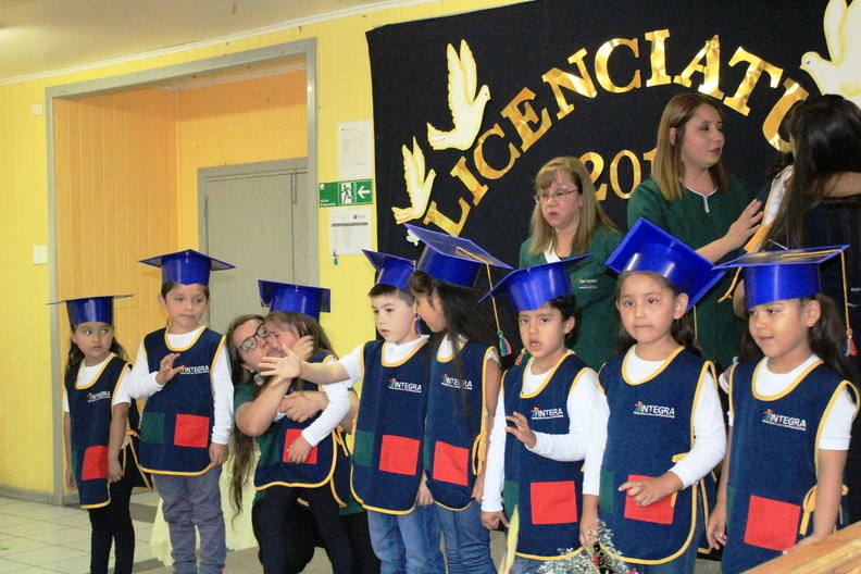 Licenciatura de egreso medio mayor fue realizada en el jardín infantil Petetin 09-01-2019 (1).jpg
