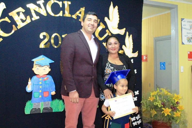 Licenciatura de egreso medio mayor fue realizada en el jardín infantil Petetin 09-01-2019 (15).jpg