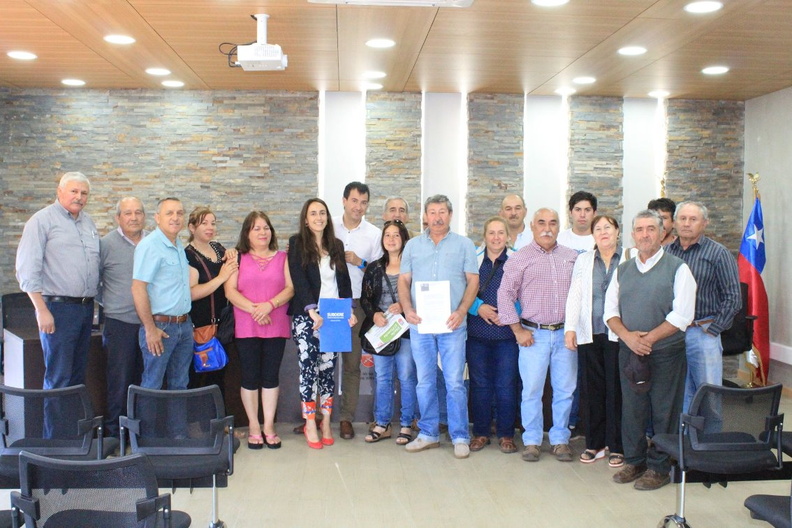 SUBDERE realizó entrega oficial a la Municipalidad de Pinto de tres resoluciones de asignación de recursos 15-01-2019 (16)