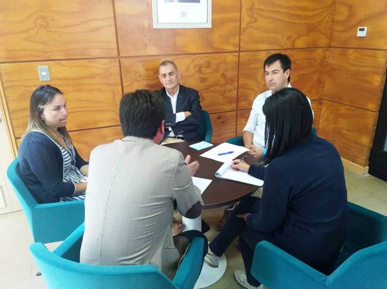 SENCE Ñuble e I. Municipalidad de Pinto sostuvieron reunión para coordinar nuevas ferias y empleos 28-01-2019 (2).jpg