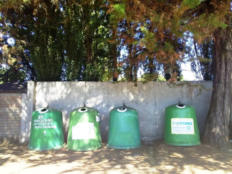 Campanas de reciclaje de vidrio fueron trasladadas al Estadio Municipal de Pinto 01-02-2019 (3).jpg