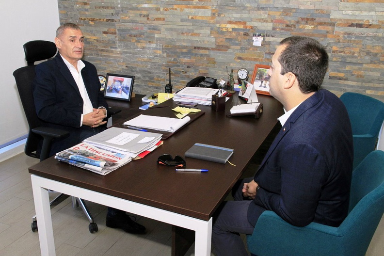 Seremi de Energía sostuvo reunión con el Alcalde Manuel Guzmán Aedo 04-02-2019 (2).jpg