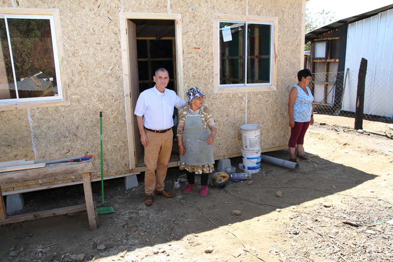 Alcalde Manuel Guzmán Aedo visito a familias damnificadas de la Villa Padre Hurtado 07-02-2019 (7).jpg