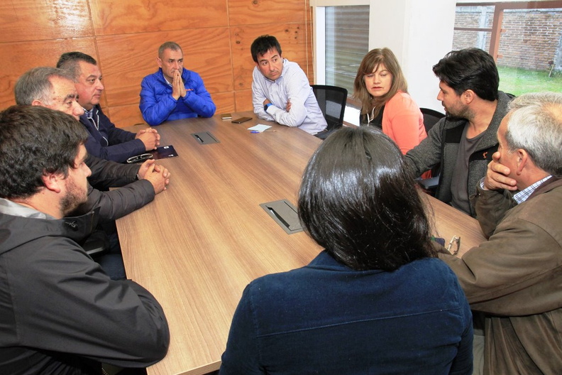 Reunión entre vecinos y la I. Municipalidad de Pinto busca una solución a los caminos de Las Trancas 09-04-2019 (2).jpg