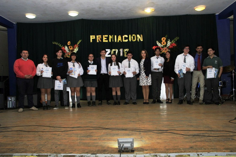 Premiación de los alumnos más destacados del 2018 del Liceo José Manuel Pinto Arias 10-04-2019 (6)