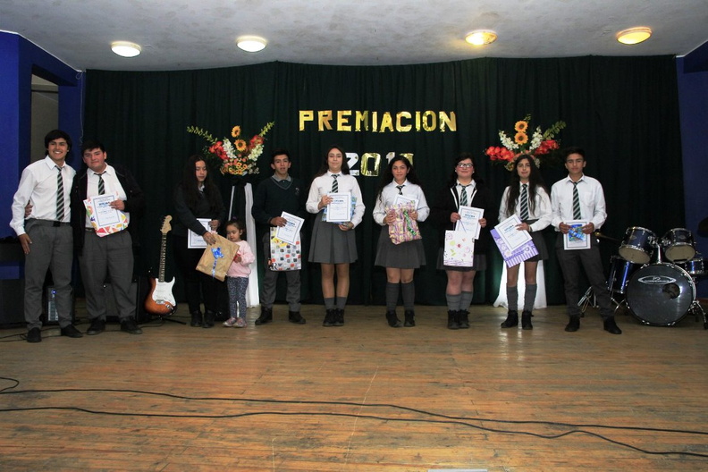 Premiación de los alumnos más destacados del 2018 del Liceo José Manuel Pinto Arias 10-04-2019 (7).jpg