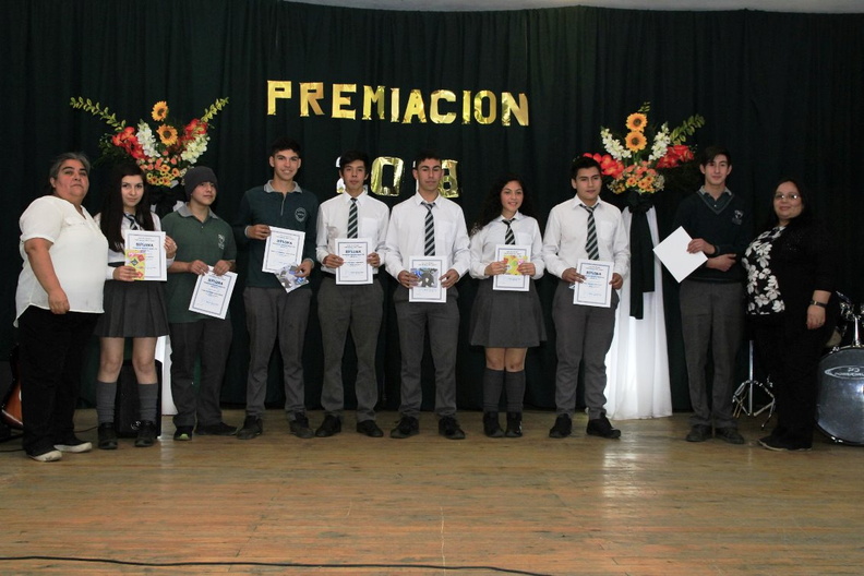 Premiación de los alumnos más destacados del 2018 del Liceo José Manuel Pinto Arias 10-04-2019 (10).jpg