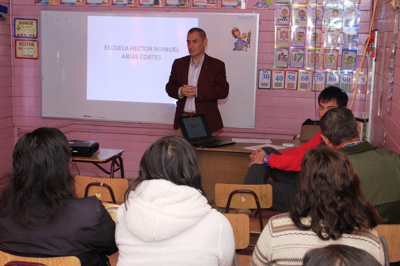 Alcalde Manuel Guzmán presentó proyectos para la Escuela Héctor Manuel Arias Cortes del Ciruelito 12-04-2019 (7).jpg