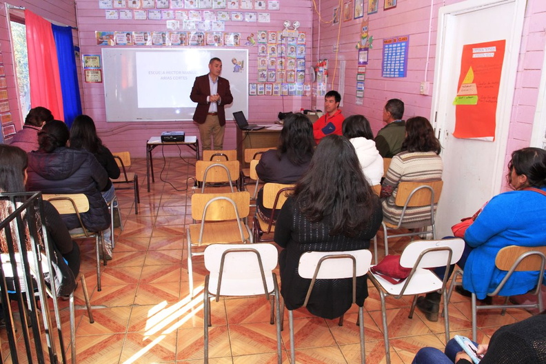 Alcalde Manuel Guzmán presentó proyectos para la Escuela Héctor Manuel Arias Cortes del Ciruelito 12-04-2019 (9).jpg