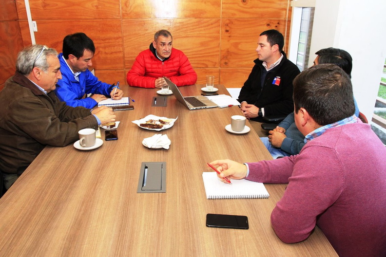 SEREMI del Ministerio de Obras Públicas de Ñuble se reúne con el Alcalde Manuel Guzmán 22-04-2019 (6)