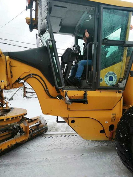 Maquinaria municipal realizó despeje de la Ruta N-55 sector Las Trancas producto del exceso de nieve caída 24-06-2019 (2).jpg