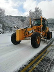 Maquinaria municipal realizó despeje de la Ruta N-55 sector Las Trancas producto del exceso de nieve caída 24-06-2019 (4)
