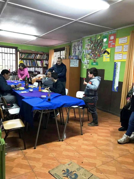 Apoderados y vecinos de la escuela el Rodeo compartieron un almuerzo con el alcalde Manuel Guzmán 01-07-2019 (5)