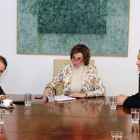Autoridades y representantes se reunieron con la Ministra de Educación en la ciudad de Santiago