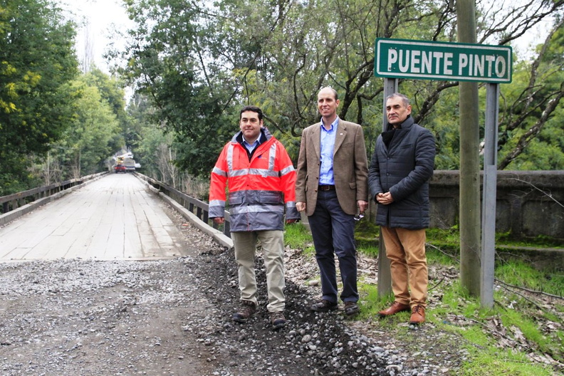 Autoridades analizaron los lineamientos de la licitación que va a construir de forma definitiva el puente Pinto – Coihueco 25-07-2019 (20).jpg