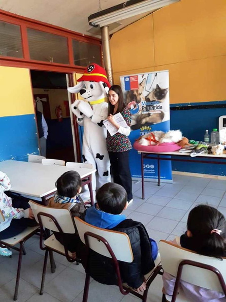 Charla sobre Tenencia Responsable de Mascotas fue realizada en la Escuela Javier Jarpa Sotomayor 16-08-2019 (1)