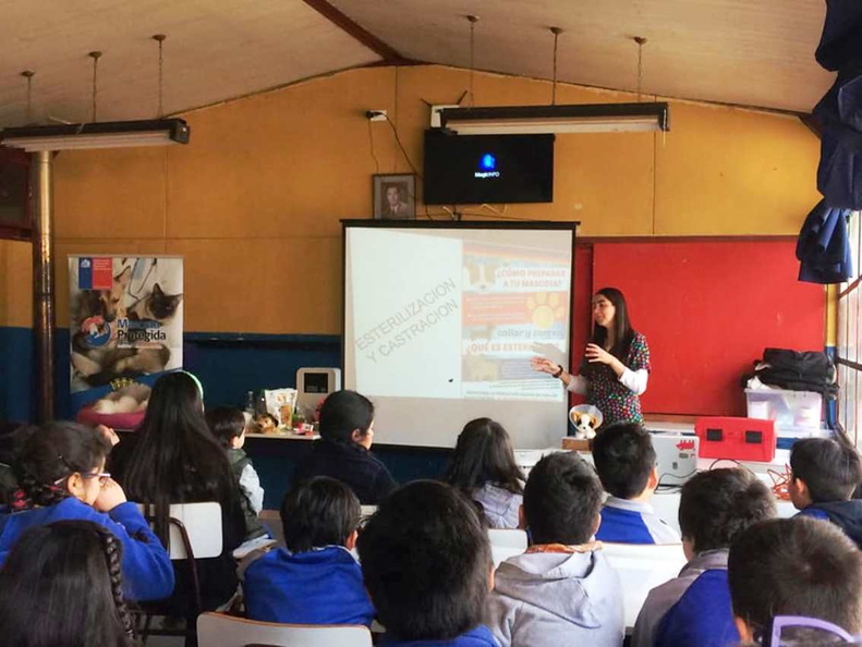 Charla sobre Tenencia Responsable de Mascotas fue realizada en la Escuela Javier Jarpa Sotomayor 16-08-2019 (6).jpg