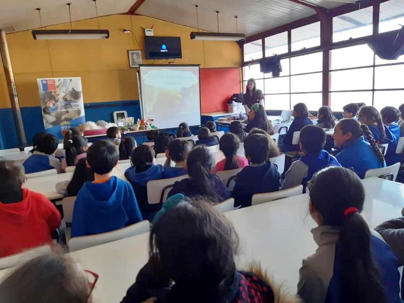 Charla sobre Tenencia Responsable de Mascotas fue realizada en la Escuela Javier Jarpa Sotomayor 16-08-2019 (9).jpg