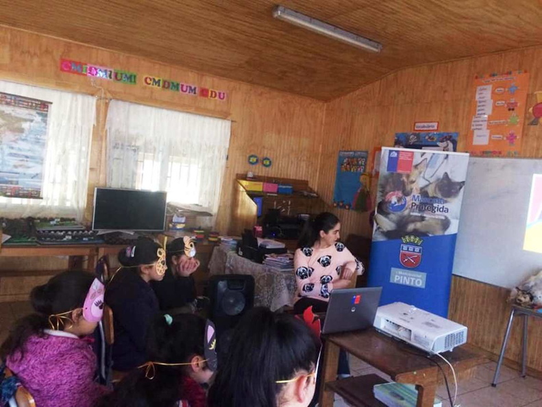 Charla sobre Tenencia Responsable de Mascotas fue realizada en la escuela Nido de Golondrina del Chacay 23-08-2019 (15)