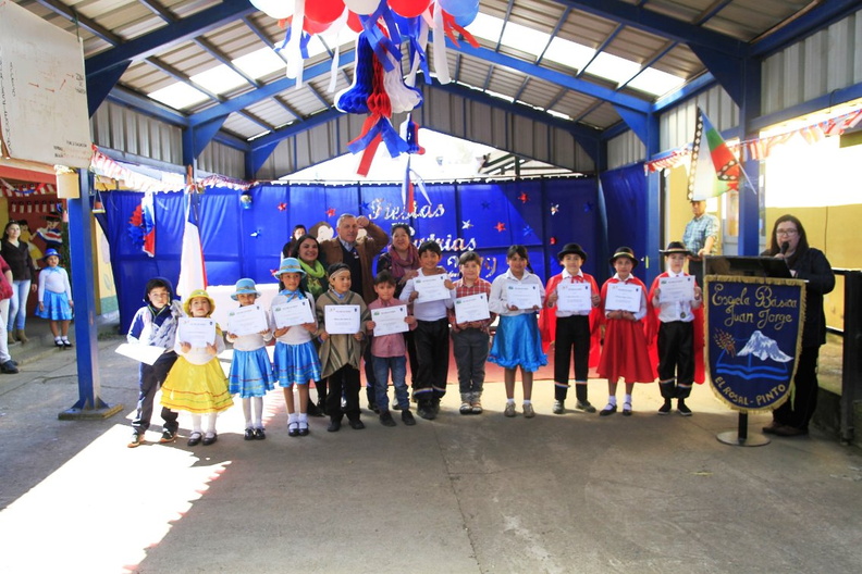 Escuela Juan Jorge de El Rosal exhibió sus dotes artísticos en homenaje a las Fiestas Patrias 13-09-2019 (4)