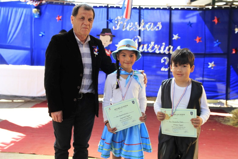 Escuela Juan Jorge de El Rosal exhibió sus dotes artísticos en homenaje a las Fiestas Patrias 13-09-2019 (21).jpg