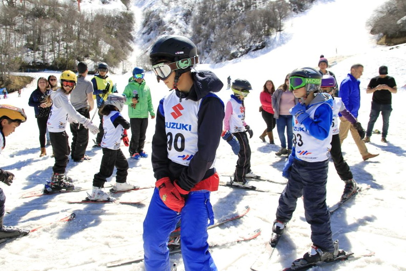 Finaliza escuela de Ski Municipal para niños y niñas de la comuna 26-09-2019 (7).jpg