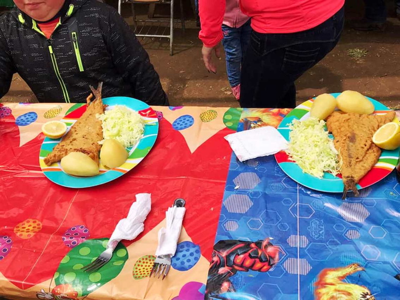 Escuela El Rodeo realizó la típica venta de pescado frito 15-10-2019 (6)