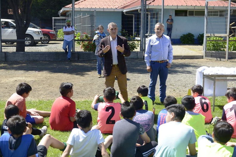 Implementación deportiva a la escuela de fútbol de Pinto 11-11-2019 (10)