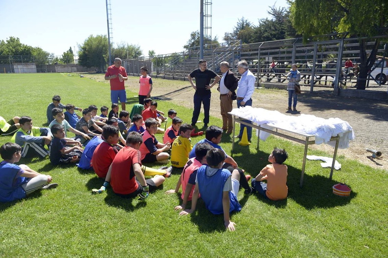 Implementación deportiva a la escuela de fútbol de Pinto 11-11-2019 (15)