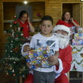 Viejito Pascuero inicia entrega de regalos en Pinto 16-12-2019 (13)