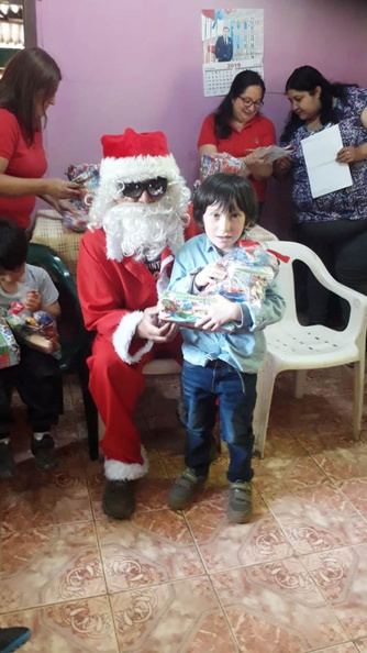 Viejito Pascuero inicia entrega de regalos en Pinto 16-12-2019 (44)