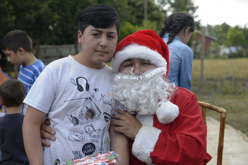 Viejito Pascuero inicia entrega de regalos en Pinto 16-12-2019 (56)