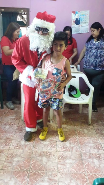 Viejito Pascuero inicia entrega de regalos en Pinto 16-12-2019 (80)