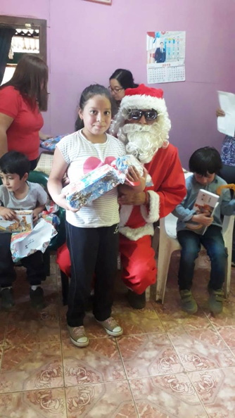 Viejito Pascuero inicia entrega de regalos en Pinto 16-12-2019 (102)
