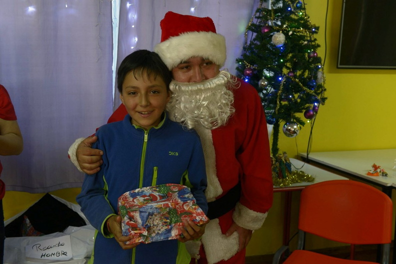 Viejito Pascuero inicia entrega de regalos en Pinto 16-12-2019 (140)
