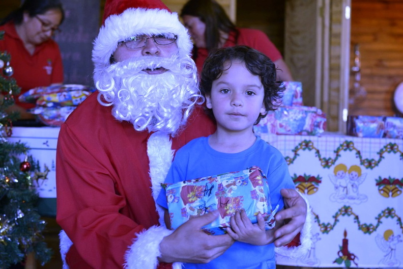Viejito Pascuero inicia entrega de regalos en Pinto 16-12-2019 (148)