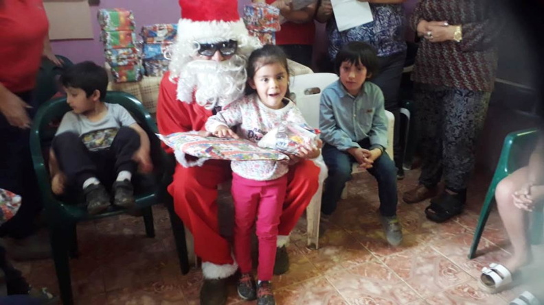 Viejito Pascuero inicia entrega de regalos en Pinto 16-12-2019 (162)